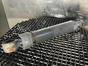 Liebherr Abstützzylinder